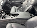 2017 Volvo XC90 T6 Momentum