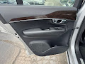 2017 Volvo XC90 T6 Momentum